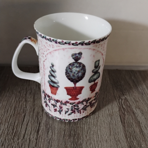 The Lakeside Collection Topiaries Fine Bone China Mug - Picture 1 of 5